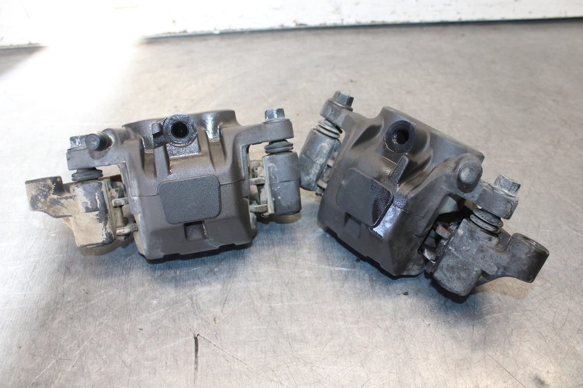 09-15 YAMAHA FZ6R RIGHT LEFT FRONT BRAKE CALIPER SET PAIR CALIPERS BB686