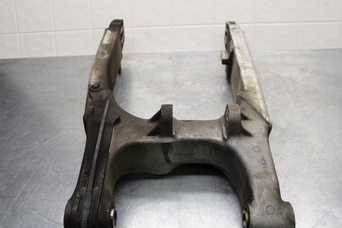 2000 Honda Super Hawk VTR1000F REAR SWINGARM BACK SUSPENSION SWING ARM BB577