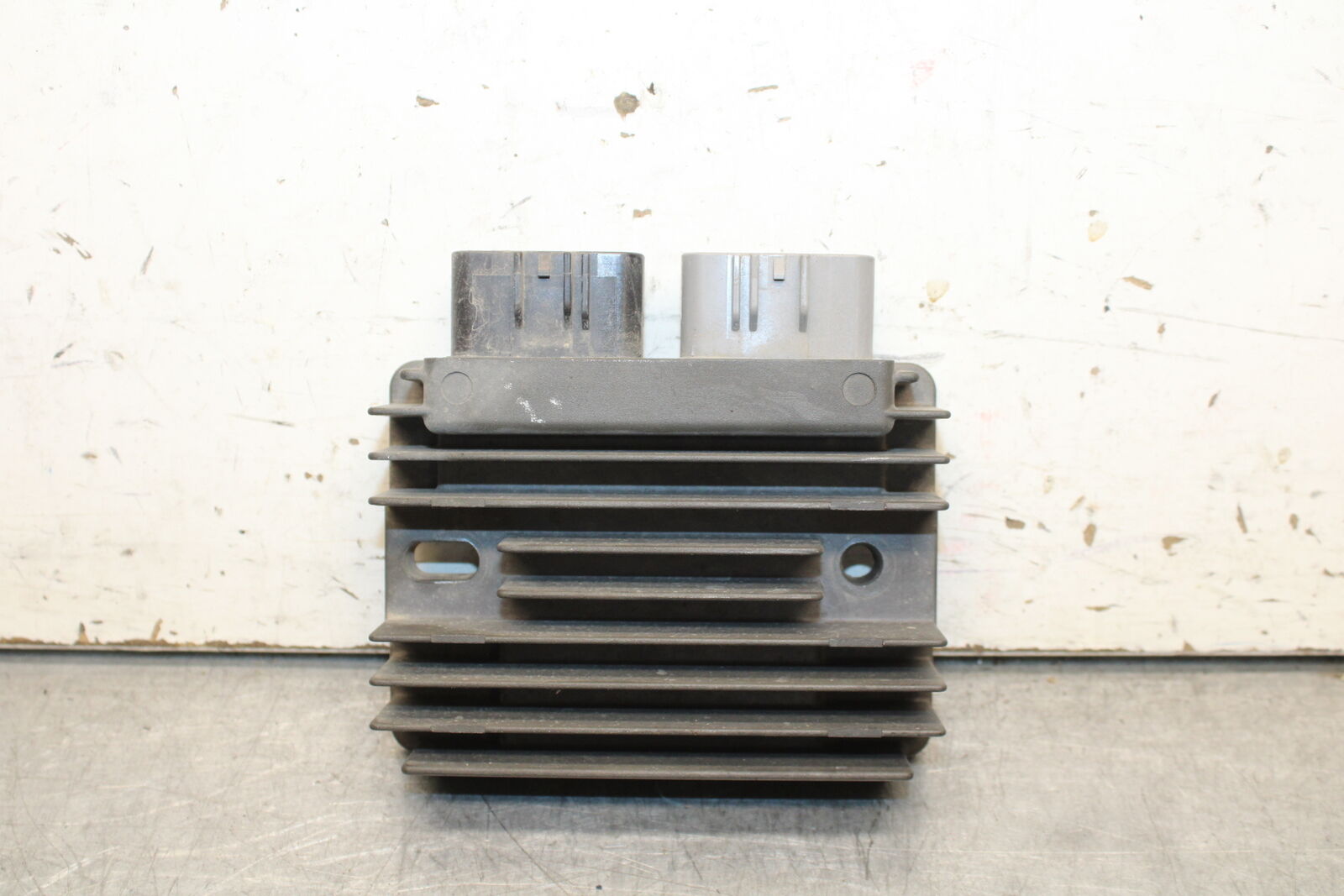 16 KAWASAKI NINJA ZX10R RECTIFIER VOLTAGE REGULATOR 21066-0748  BB650