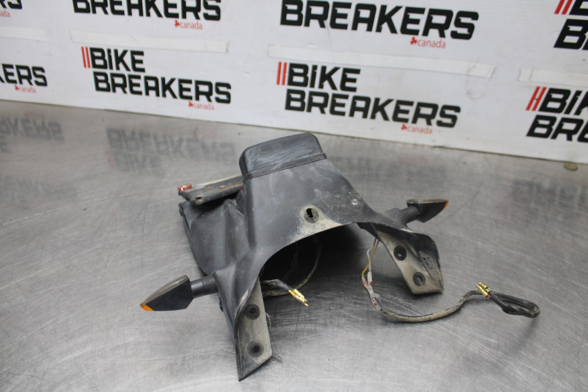 05 DUCATI SUPERSPORT 800 REAR BACK FENDER MUD GUARD BB913