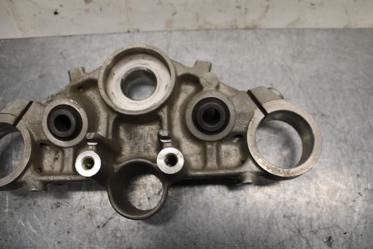 2001 Honda ST1100 FORKS UPPER TRIPLE TREE CLAMP BB77
