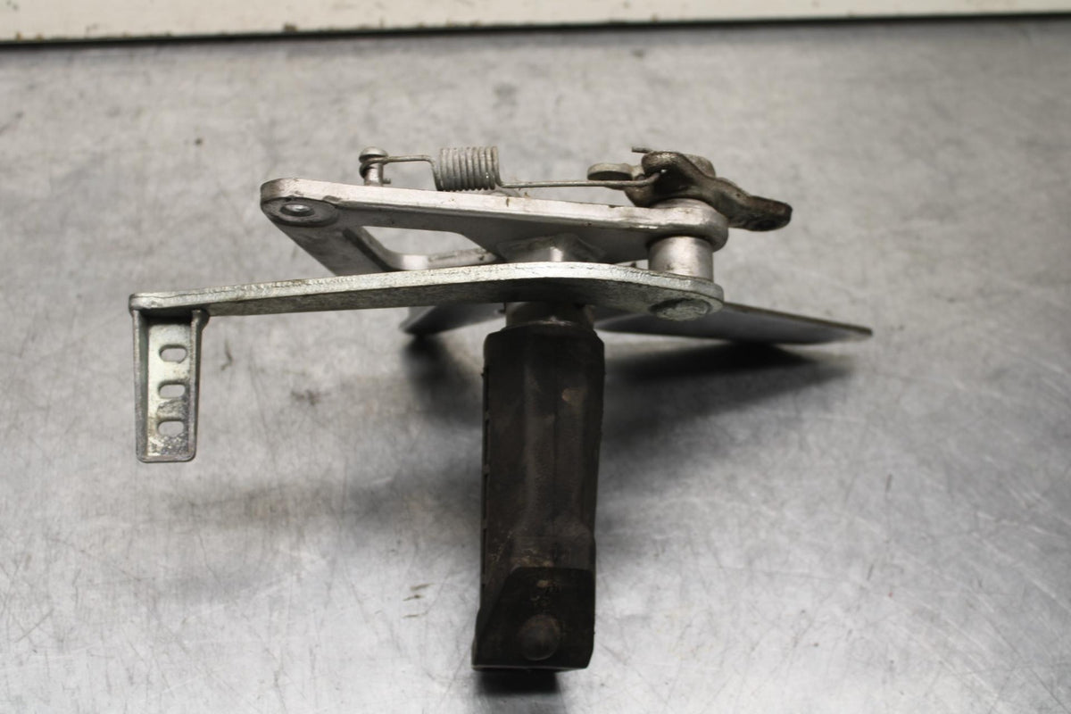 04-09 SUZUKI GS 500 FH GS500F RIGHT REARSET REAR SET DRIVER FOOT PEG REST  BB97