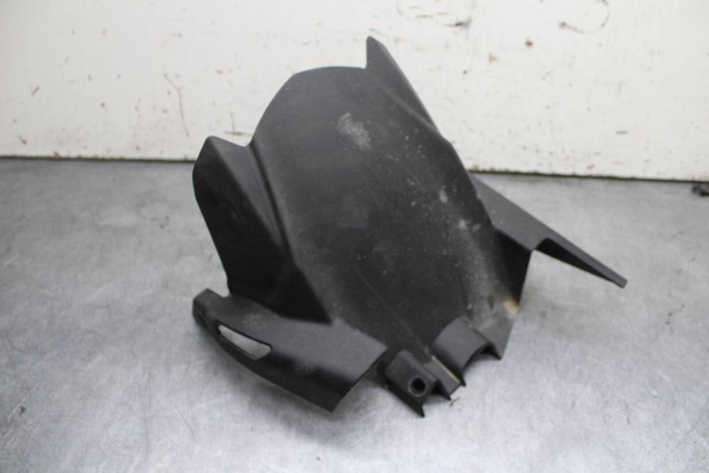 18-24 KAWASAKI NINJA 650 REAR BACK WHEEL TIRE HUGGER FENDER BB725