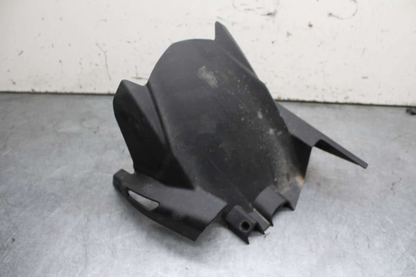 18-24 KAWASAKI NINJA 650 REAR BACK WHEEL TIRE HUGGER FENDER BB725