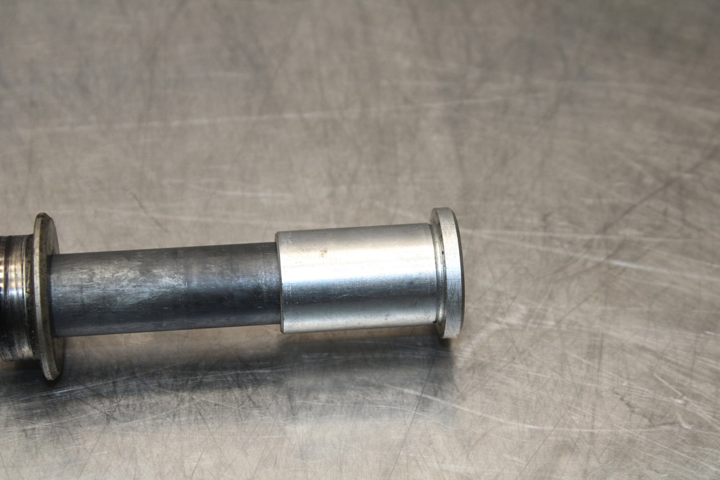 04-05 KAWASAKI NINJA ZX10R FRONT WHEEL RIM AXLE PIVOT BOLT BB163