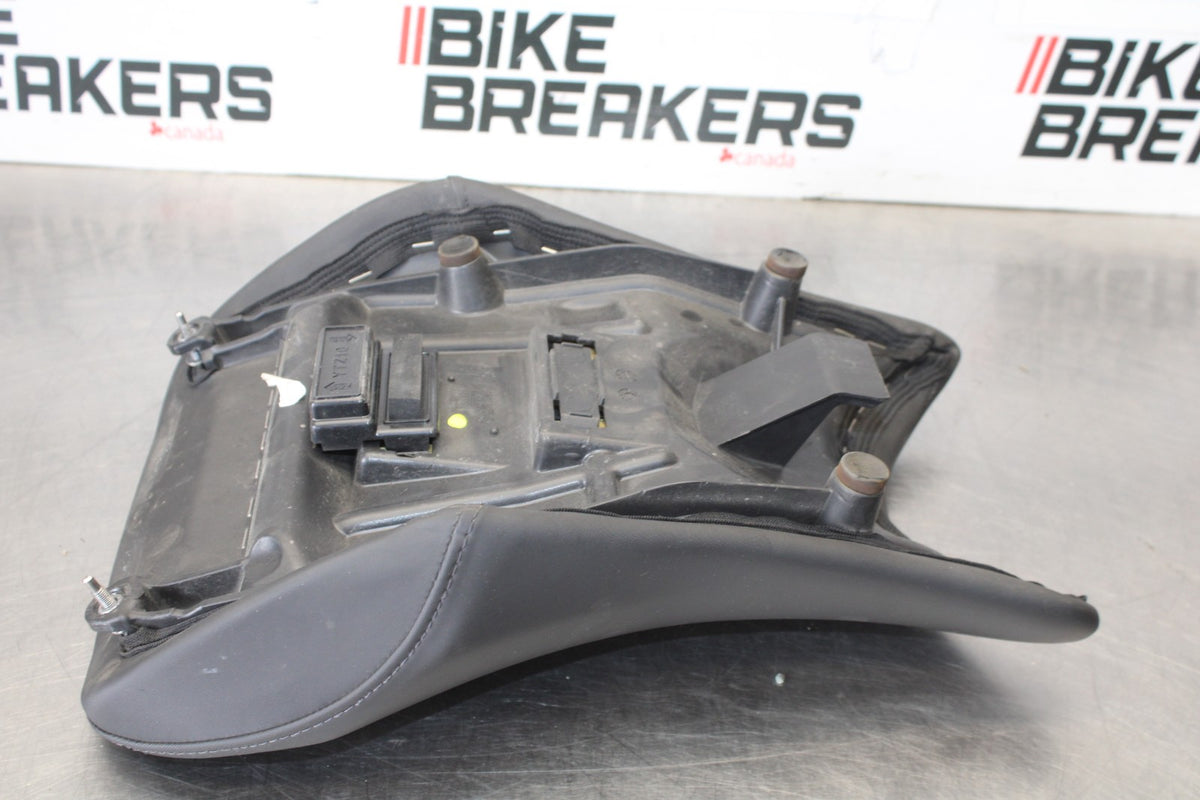 17-20 BMW S1000R FRONT DRIVERS SEAT PAD SADDLE PILLION BB909