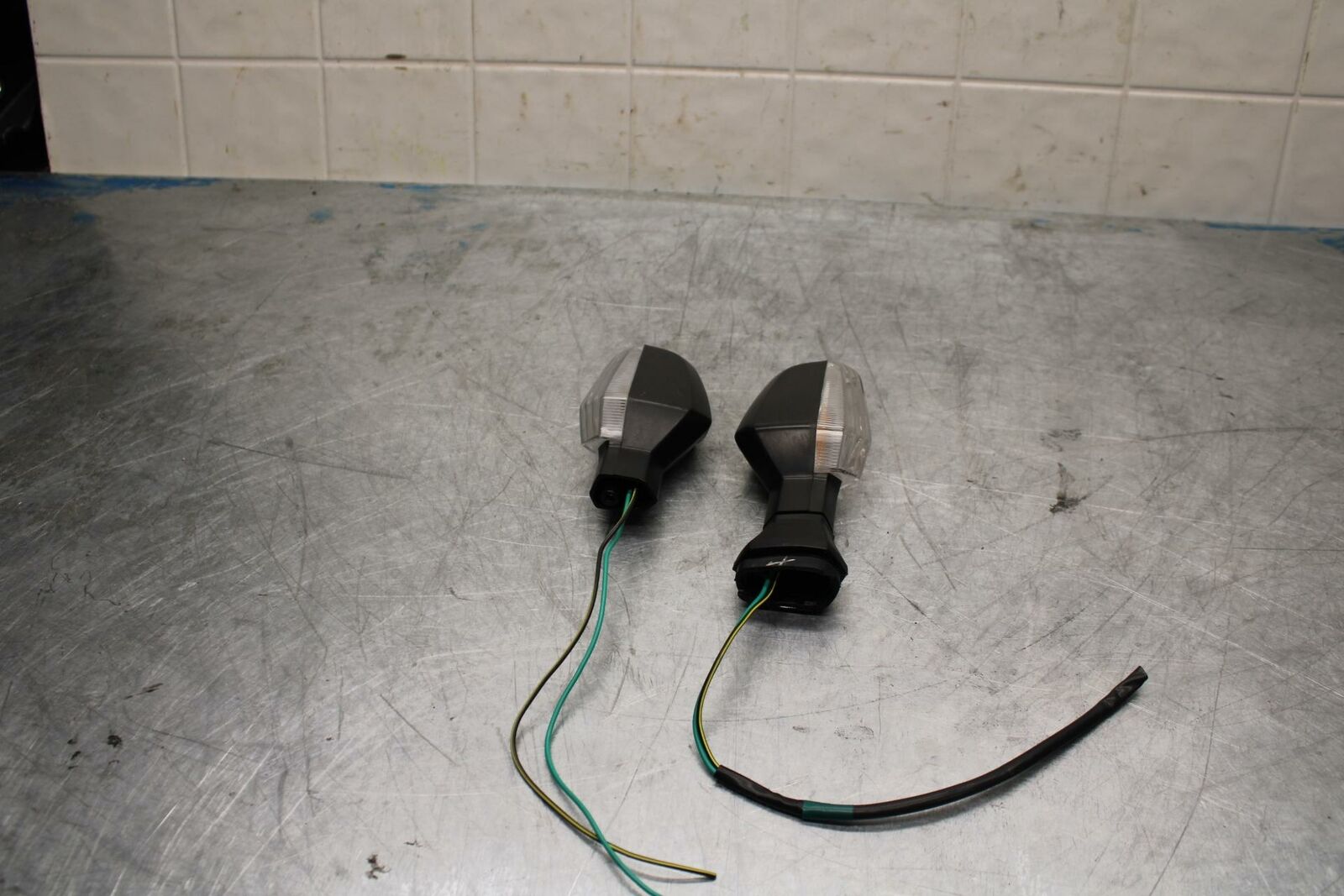 10-13 KAWASAKI Z1000 REAR LEFT RIGHT TURN SIGNALS LIGHT INDICATORS BB421