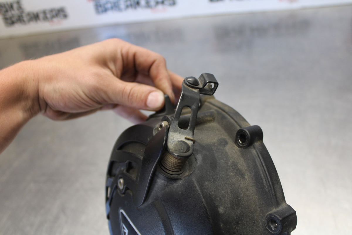 15 TRIUMPH TIGER 800 CLUTCH SIDE ENGINE MOTOR COVER BB873