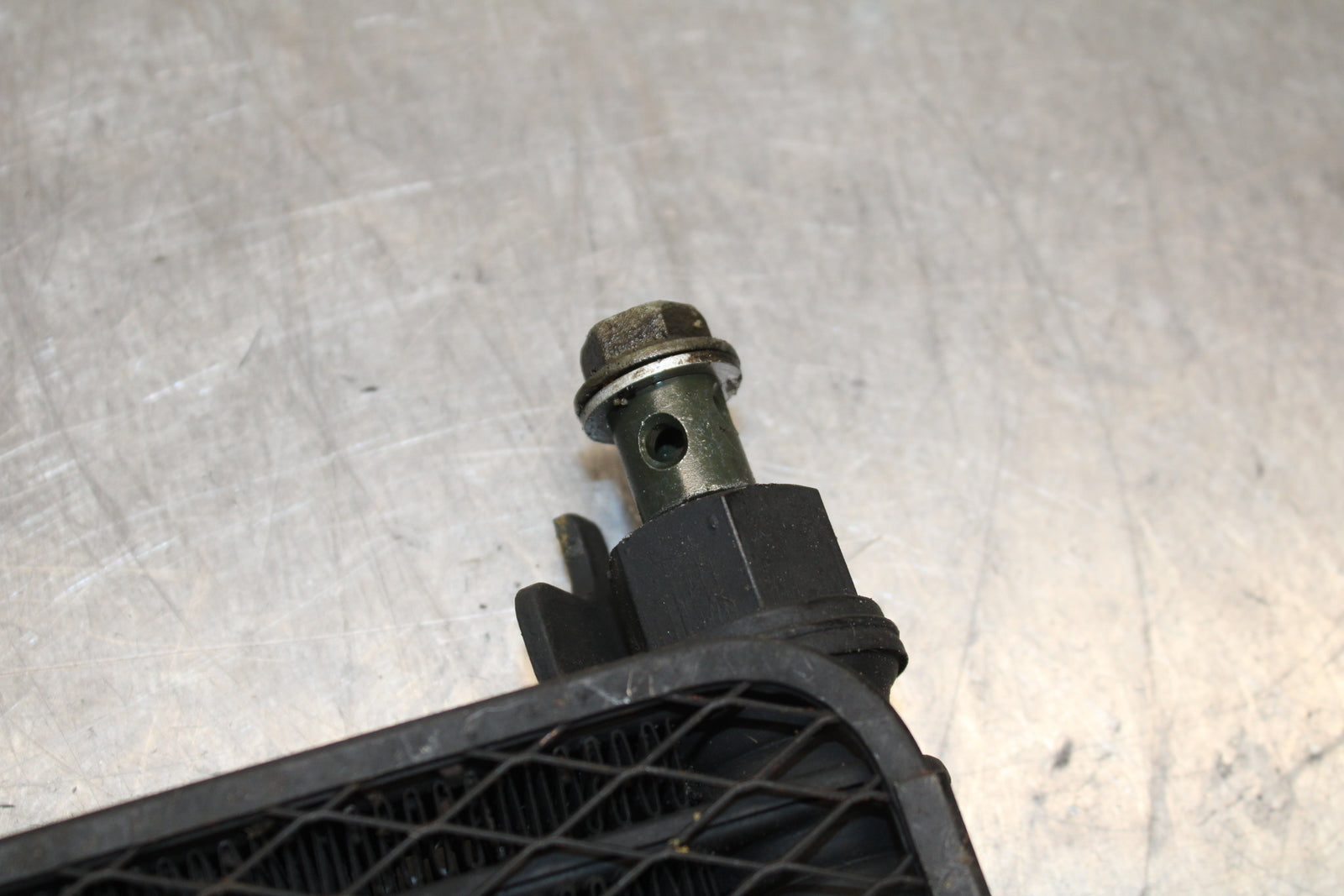 03 SUZUKI SV650S ENGINE MOTOR OIL COOLER  BB130