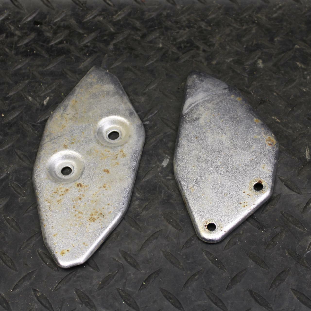 19 YAMAHA YZF R3 LEFT REARSET REAR SET HEEL GUARD COVER  BB177