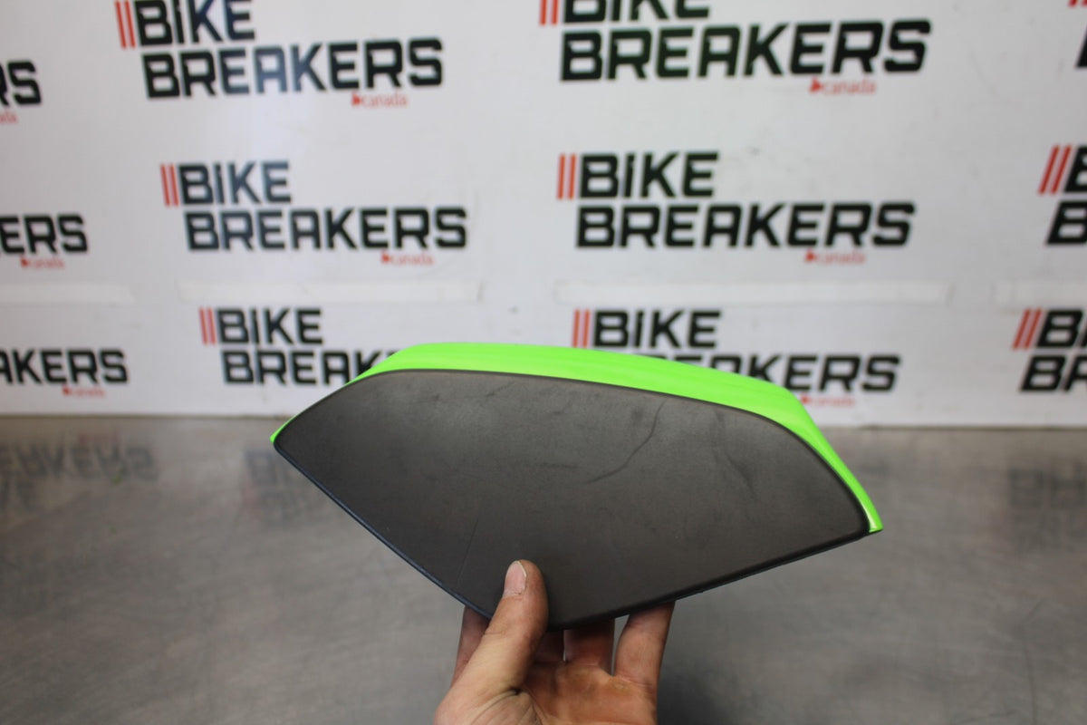08 KAWASAKI NINJA ZX10R REAR BACK SEAT SOLO COWL FAIRING COVER BB902