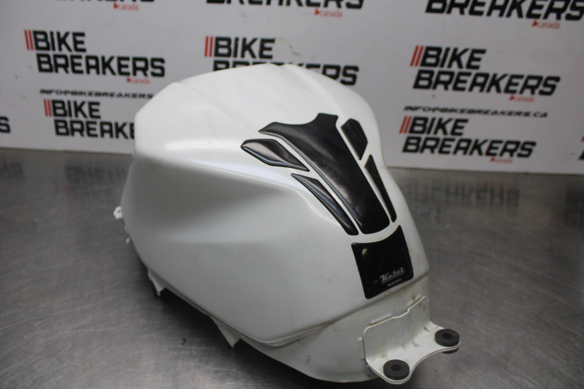 18-26 KAWASAKI Z400 GAS TANK FUEL CELL PETROL RESERVOIR BB852