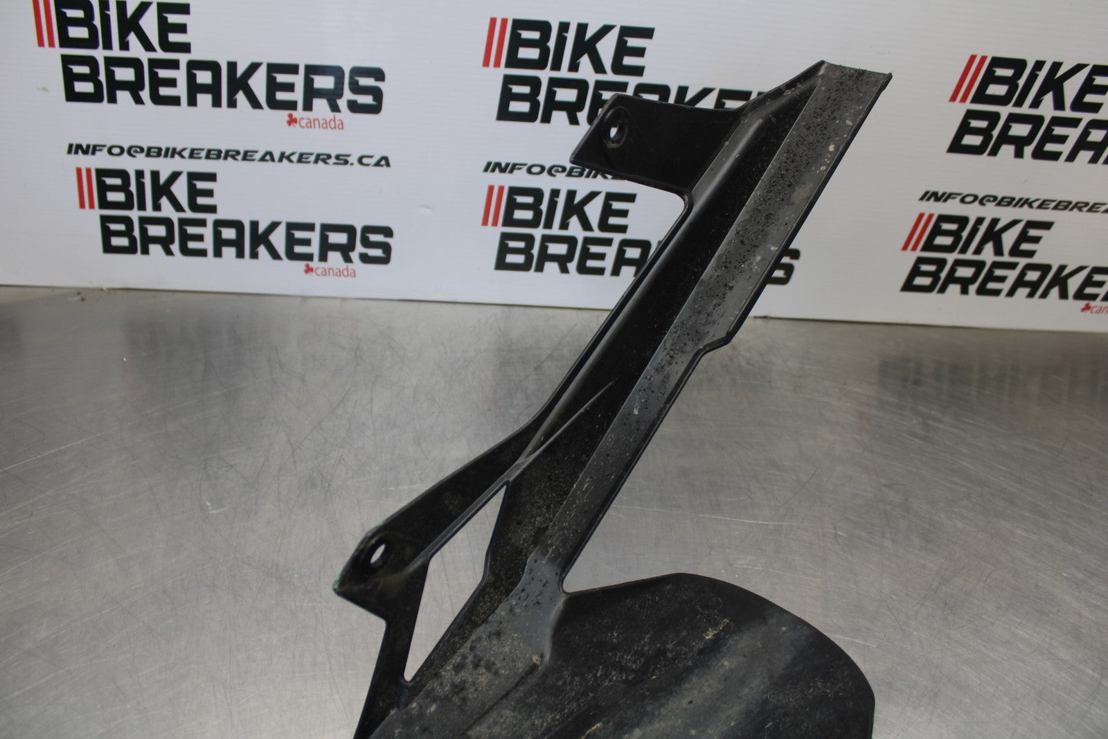 18-23 KAWASAKI NINJA 400 EX400 REAR BACK DRIVE CHAIN GUARD COVER SHIELD BB192