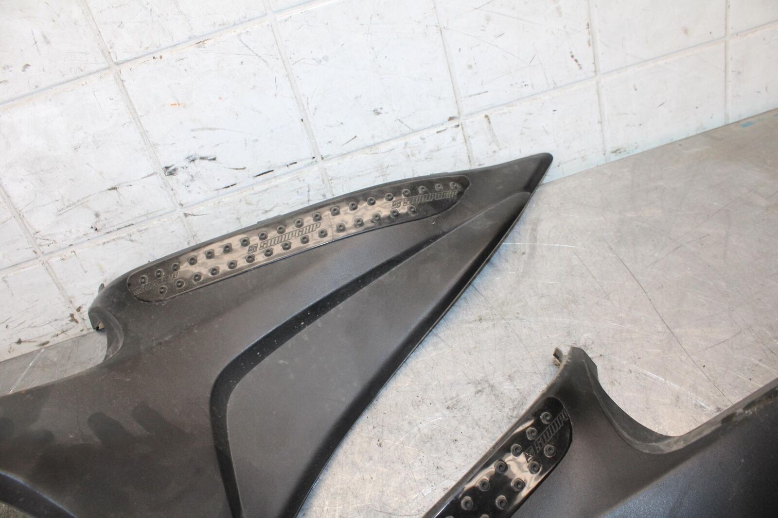 2011 Honda CBR600RR RIGHT LEFT GAS FUEL TANK PANELS COVERS TRIM SET COWLS  BB520