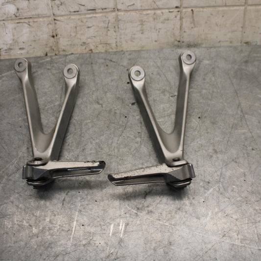 2016 Honda CBR1000RR REAR BACK PASSENGER PEG SET PAIR 50720-MEL-305 BB530