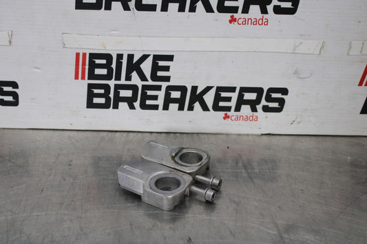 20-23 BMW F900R SWINGARM CHAIN TENSIONER ADJUSTMENT BRACKETS  BB923