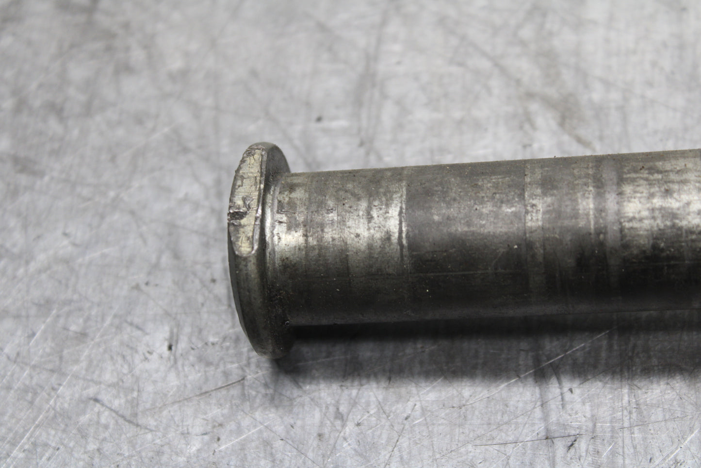 01-03 SUZUKI GSXR600 REAR AXLE BACK WHEEL RIM PIVOT BOLT AXEL BB336