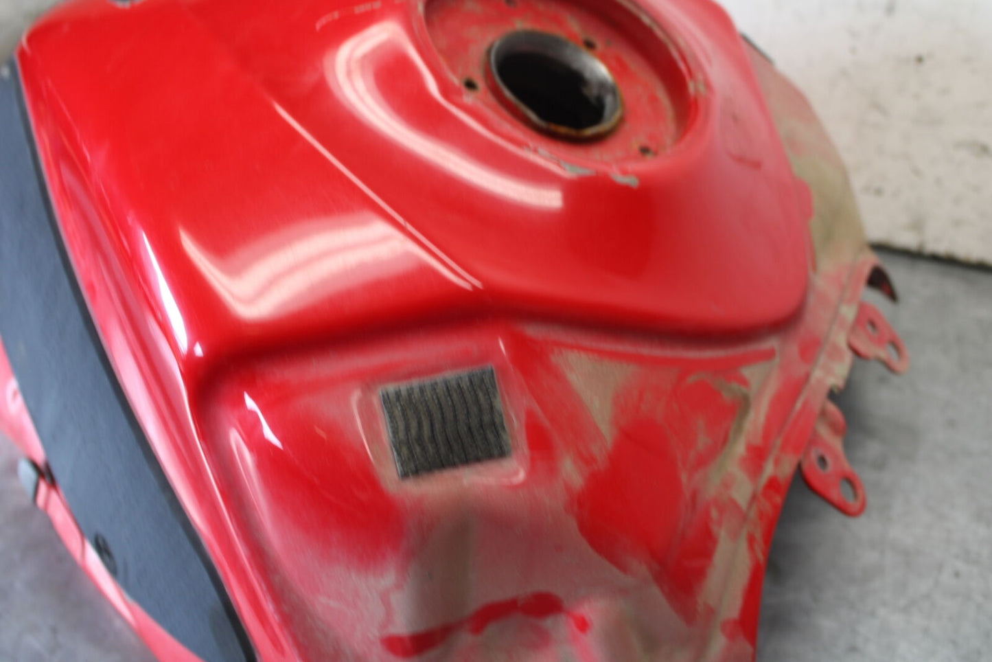 06-07 SUZUKI GSXR 600 GAS TANK FUEL CELL PETROL RESERVOIR BB694