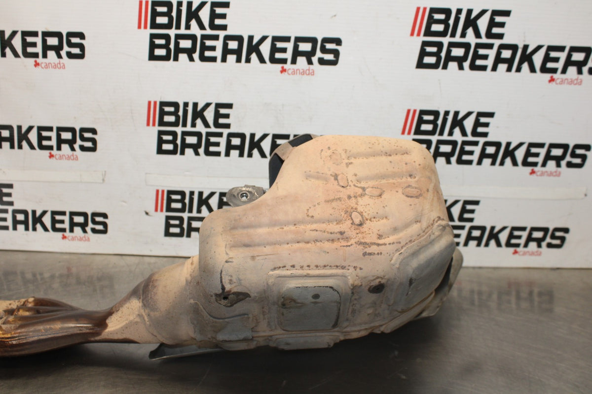 18 HONDA CBR650F FULL EXHAUST SYSTEM HEADERS PIPE MUFFLER BB946