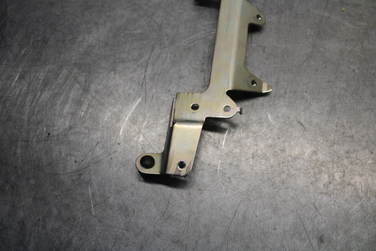 21-24 YAMAHA MT-07 FRONT SEAT MOUNTING BRACKET MOUNT BB662