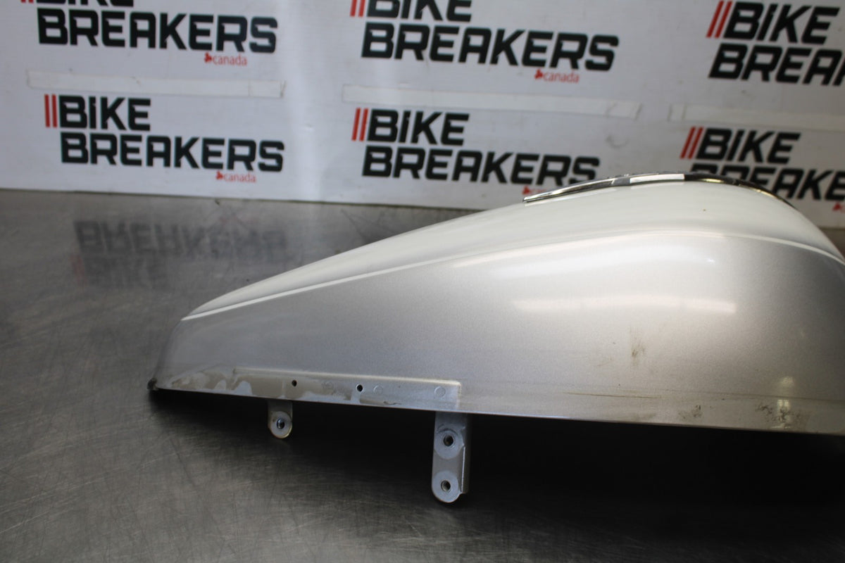 05-09 SUZUKI BOULEVARD C90 LEFT GAS TANK COVER TRIM PANEL COWL FAIRING BB918