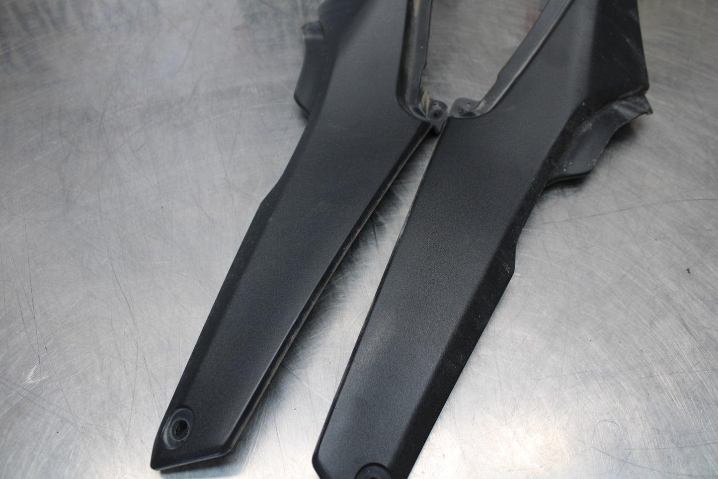 22-25 YAMAHA YZF R7 RIGHT LEFT FRONT SIDE SEAT PANELS TRIMS COWLS FAIRINGS BB182