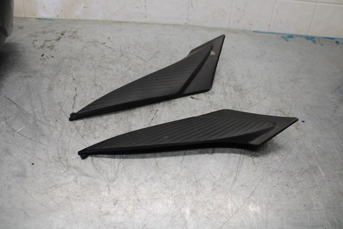 11-21 SUZUKI GSXR750 600 RIGHT LEFT GAS FUEL TANK PANELS COVERS TRIM  BB417B