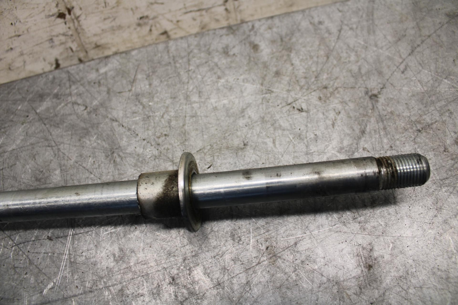 2007 Suzuki Boulevard M50 FRONT WHEEL RIM AXLE PIVOT BOLT 54711-48G00 BB537