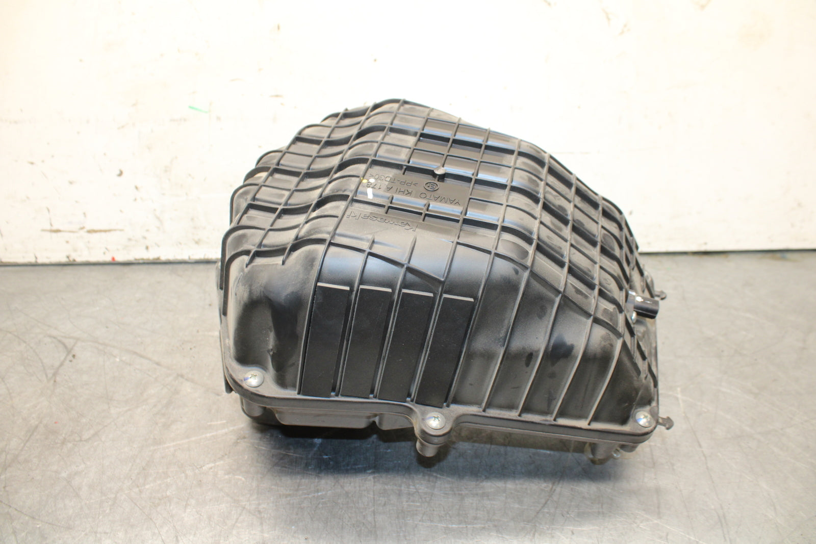 19-22 KAWASAKI Z400 AIRBOX AIR INTAKE FILTER BOX BB708