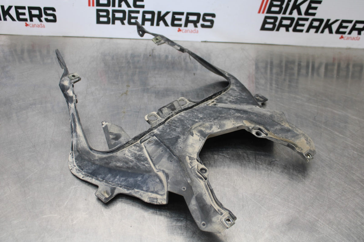 19-23 KAWASAKI NINJA ZX6R CENTER REAR BACK TAIL FAIRING COWL BB188