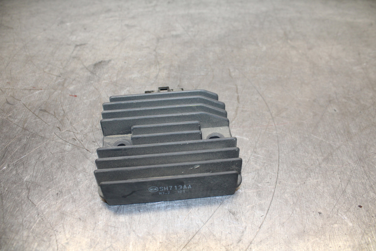 19-24 YAMAHA R3 RECTIFIER VOLTAGE REGULATOR BB736