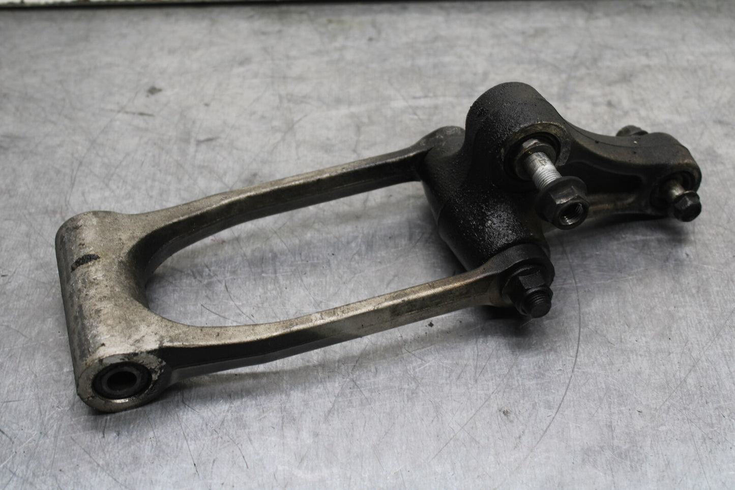 06-07 SUZUKI GSXR 600 REAR DOGBONE SHOCK LINKAGE LINK BB737