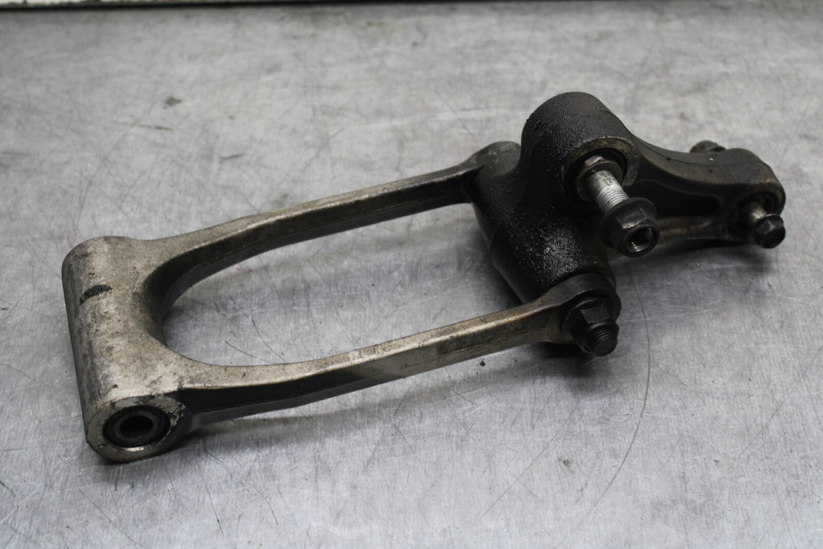 06-07 SUZUKI GSXR 600 REAR DOGBONE SHOCK LINKAGE LINK BB737