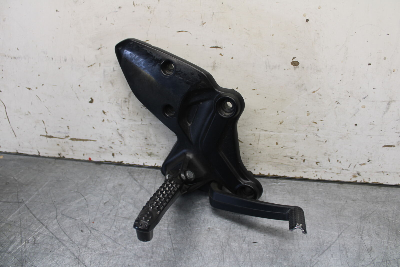 17-24 SUZUKI SV650 RIGHT REARSET REAR SET DRIVER FOOT PEG REST STOP BB706
