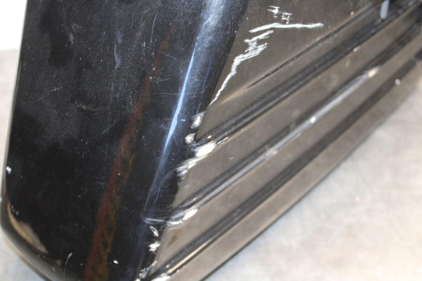 05-09 SUZUKI BOULEVARD C90 SIDE CARGO LUGGAGE SADDLEBAG BAG COMPARTMENT BB692