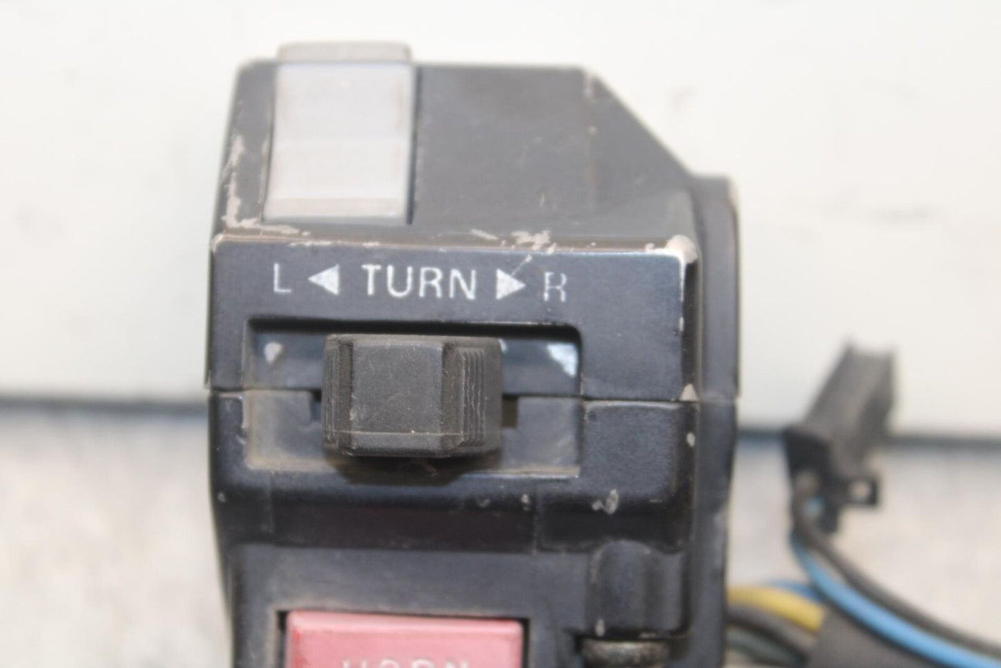 1988 Yamaha FZ600 LEFT CLIP ON HANDLE HORN SIGNALS SWITCH  BB601