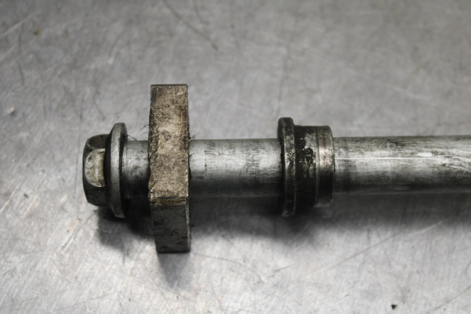 14-15 KAWASAKI NINJA 650 EX650F ABS REAR AXLE WHEEL RIM PIVOT BOLT AXEL BB741