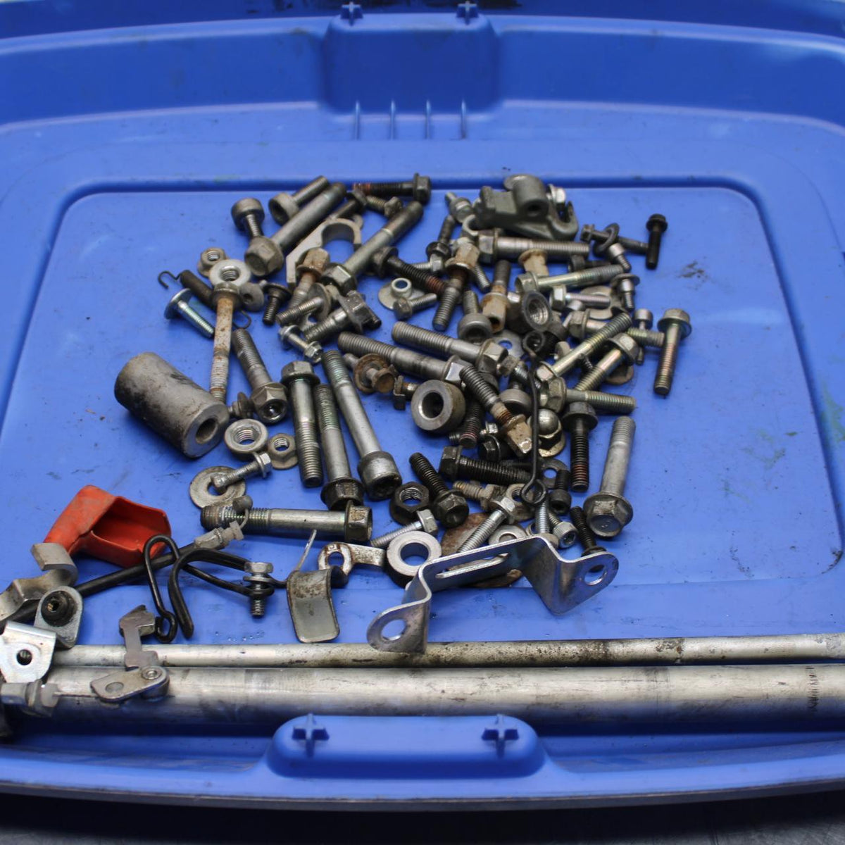 2006 Honda CBR600F4i MISCELLANEOUS BOLTS AND HARDWARE BB567