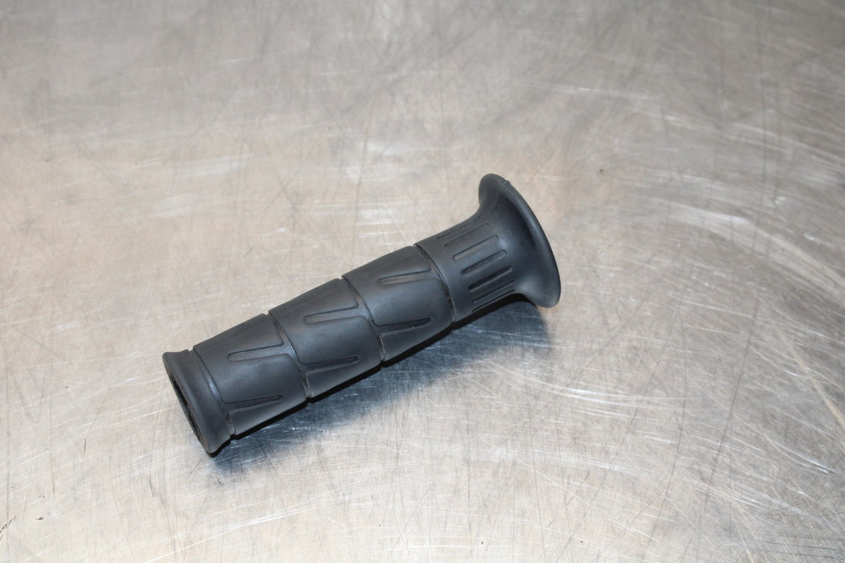 07-08 KAWASAKI NINJA ZX6R RIGHT THROTTLE GRIP BB175