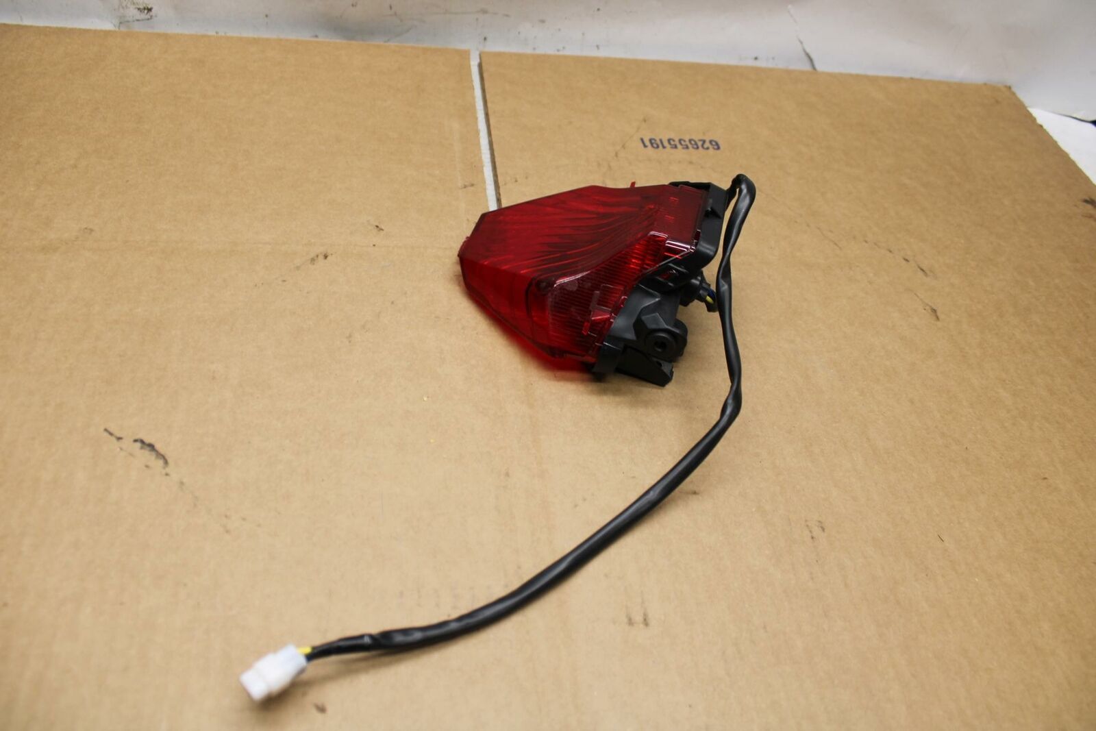 19-21 YAMAHA YZF R3 REAR TAIL TAILLIGHT BACK BRAKE LIGHT BB378
