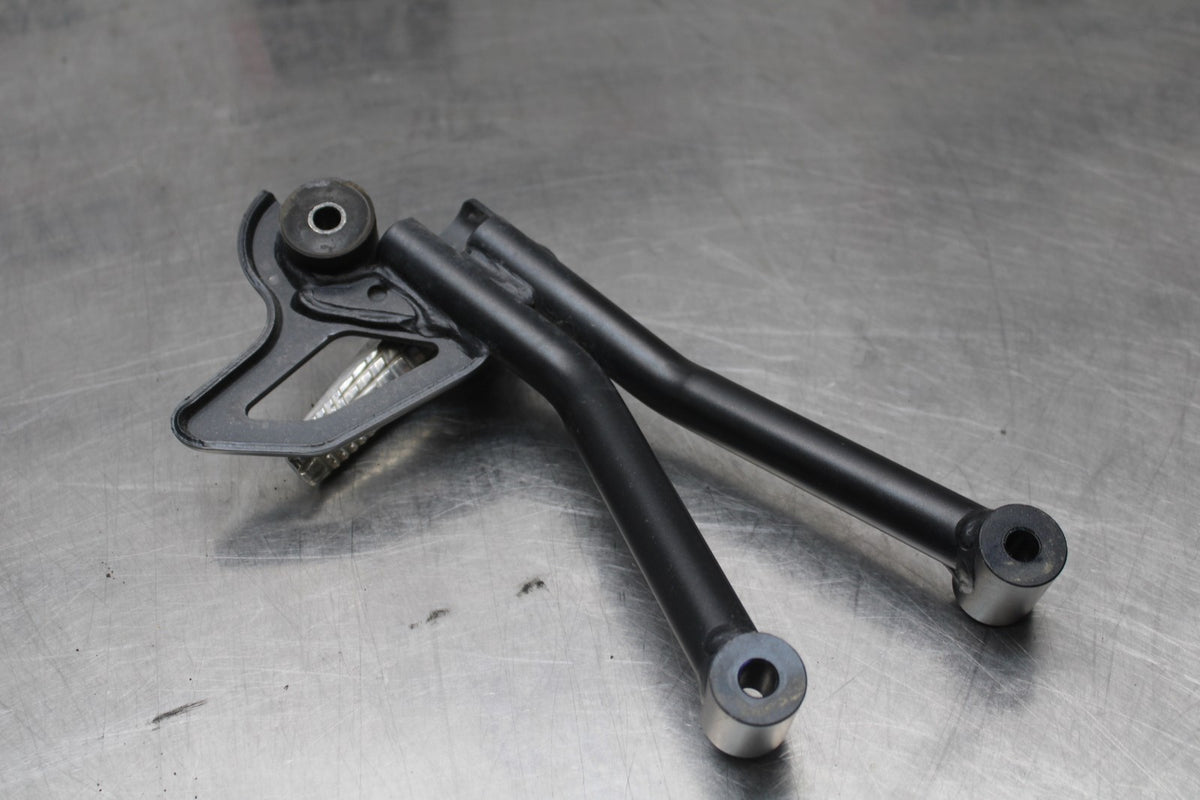 17-24 SUZUKI SV650 RIGHT REAR BACK PASSENGER PEG BB829
