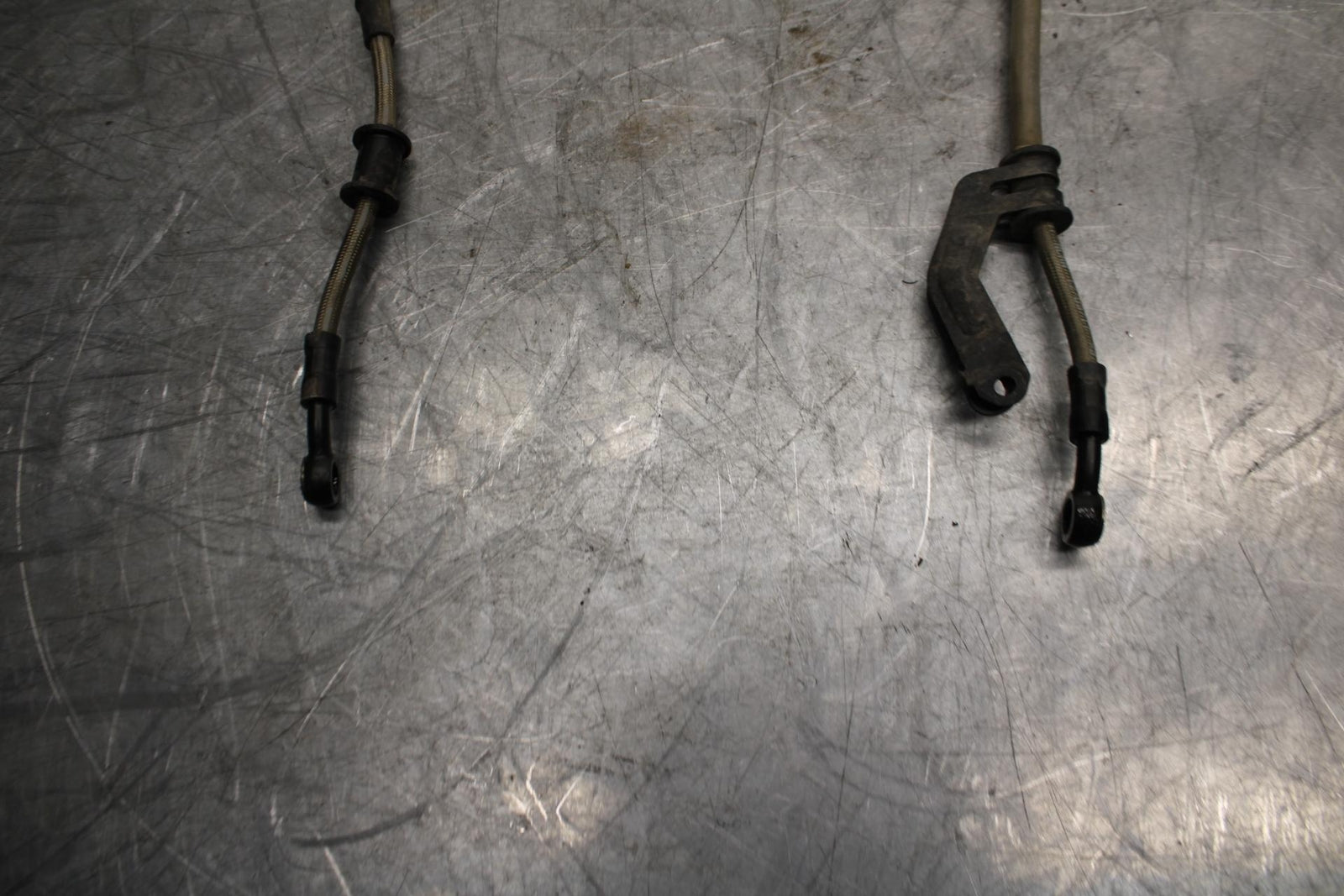 18 YAMAHA YZF R1  FRONT BRAKE CALIPER HOSES LINES BB473