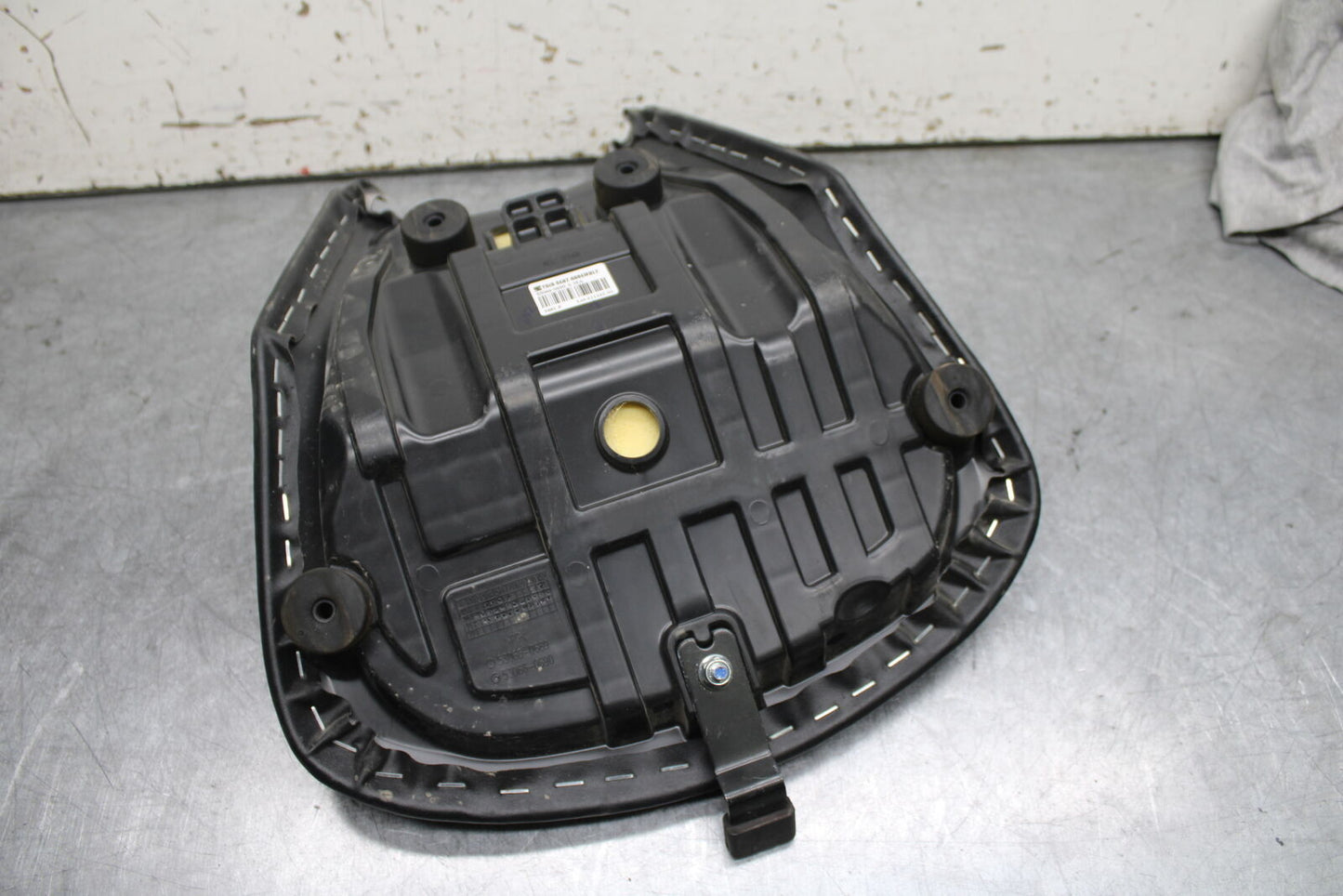 18-24 KAWASAKI NINJA 650 FRONT DRIVERS SEAT PAD SADDLE PILLION BB725