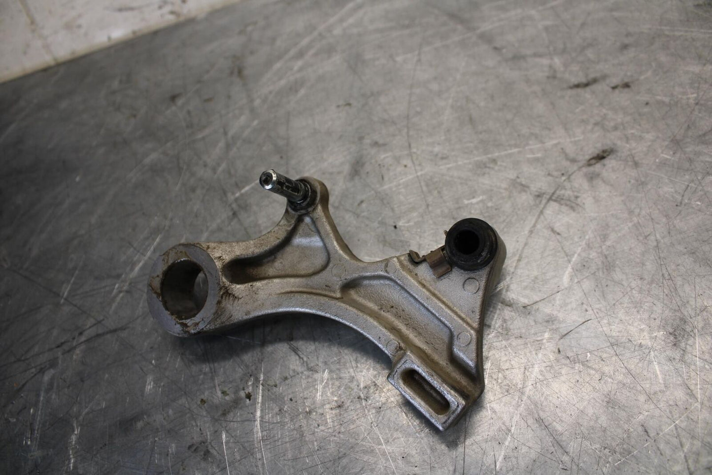 2011 Honda CBR600RR REAR BRAKE CALIPER HANGER BACK MOUNTING BRACKET BB520