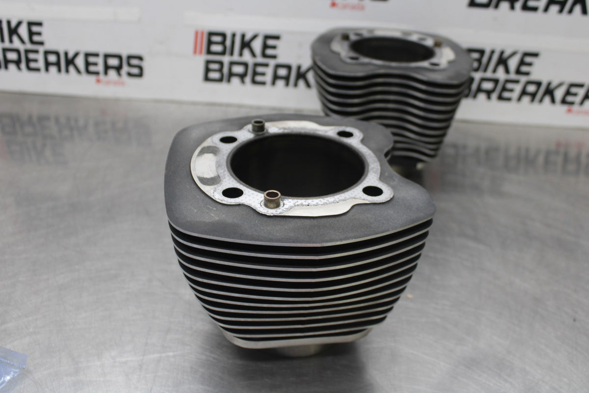 14 HARLEY-DAVIDSON STREET GLIDE ENGINE TOP END CYLINDER & PISTON SET PAIR BB880