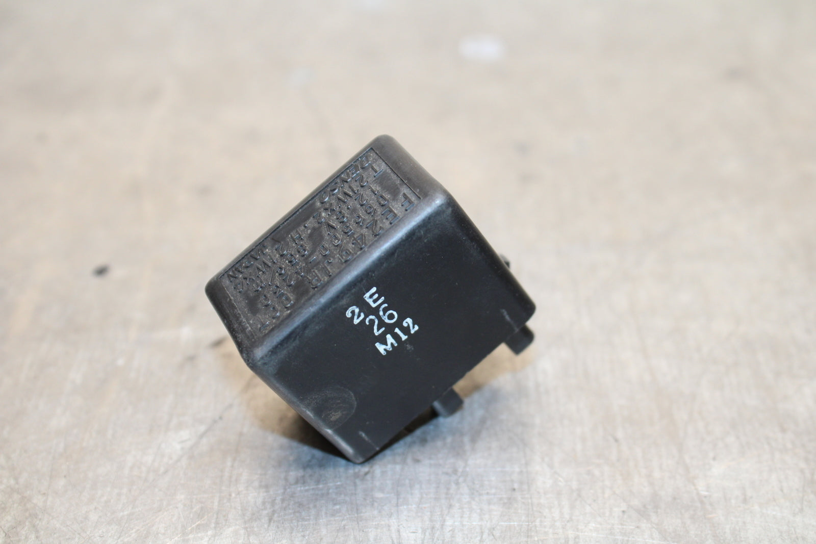 03 SUZUKI SV650S TURN SIGNAL BLINKER RELAY FLASHER SWITCH BB130