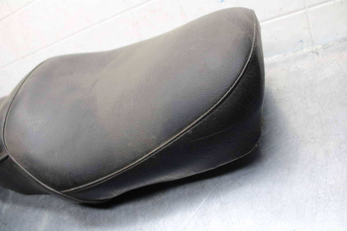 75 SUZUKI GT 550 FRONT REAR SEAT SADDLE BB72 