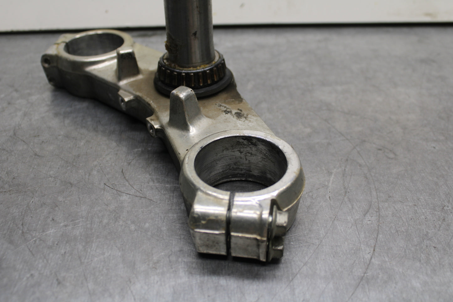 93-94 KAWASAKI NINJA ZX7R FRONT FORKS CLAMP LOWER TRIPLE TREE STEM BB124