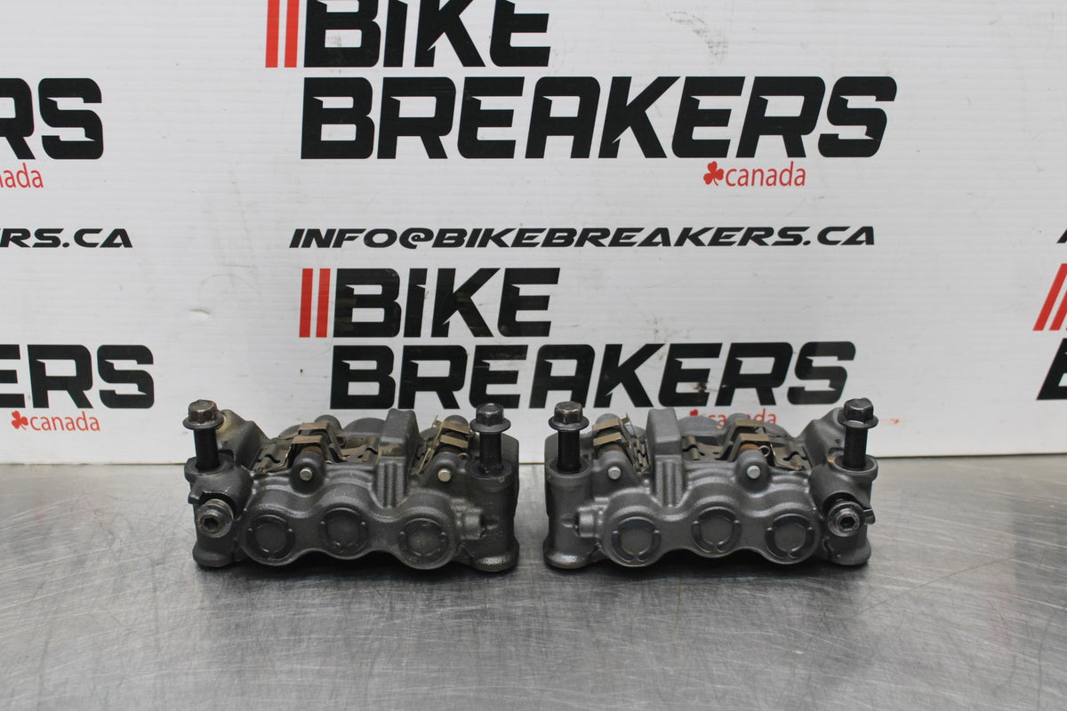 13 YAMAHA YZF R1 RIGHT LEFT FRONT BRAKE CALIPER SET PAIR CALIPERS BB781