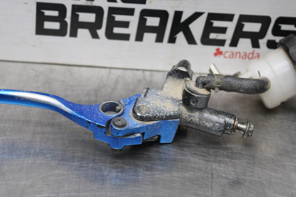 01-03 SUZUKI GSXR600 FRONT BRAKE MASTER CYLINDER w/ LEVER BB841